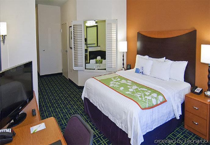 Fairfield Inn And Suites By Marriott Oklahoma City Airport Exterior photo